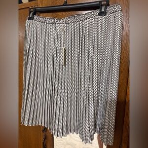 Max Studio Black and Off-white A-Line Skirt, XL